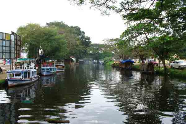 Pathiramanal_Backwaters (6)